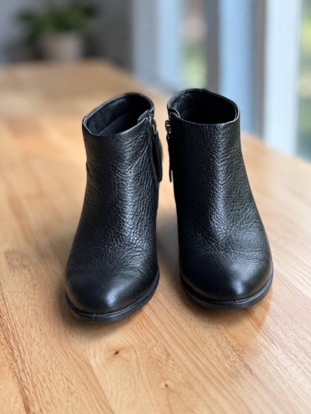 ECCO Black Leather Ankle Booties Size 7 Block Heel Side Zip - Picture 9 of 16
